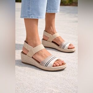 Zodiac Wedge Sandals Women 7.5 Espadrille Platform Beige Striped NEW